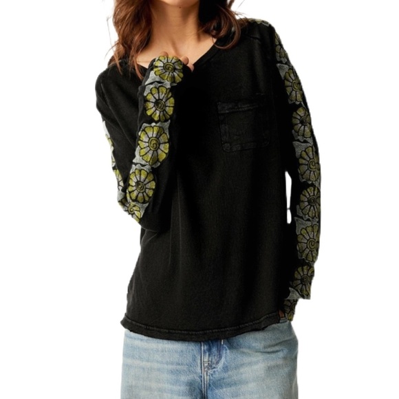 Free People Tops - Free People Off the Vine Oversized Long sleeve Tee in Black Size XS